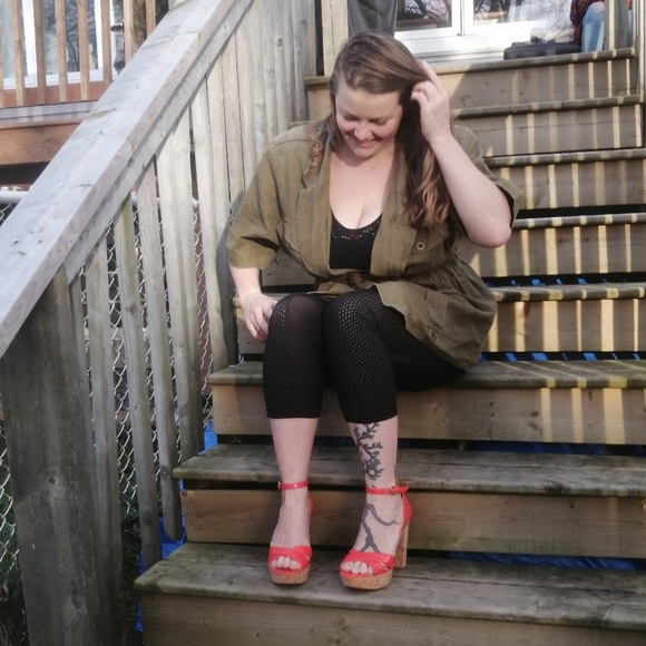 Leo Season Kors - Picture 3 of 3